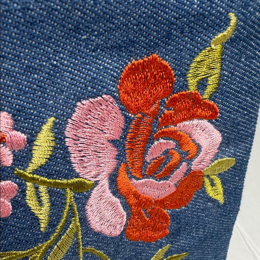 Lucky Brand Navy Floral Embroidered Cosmetic Bag - Picture 3 of 9